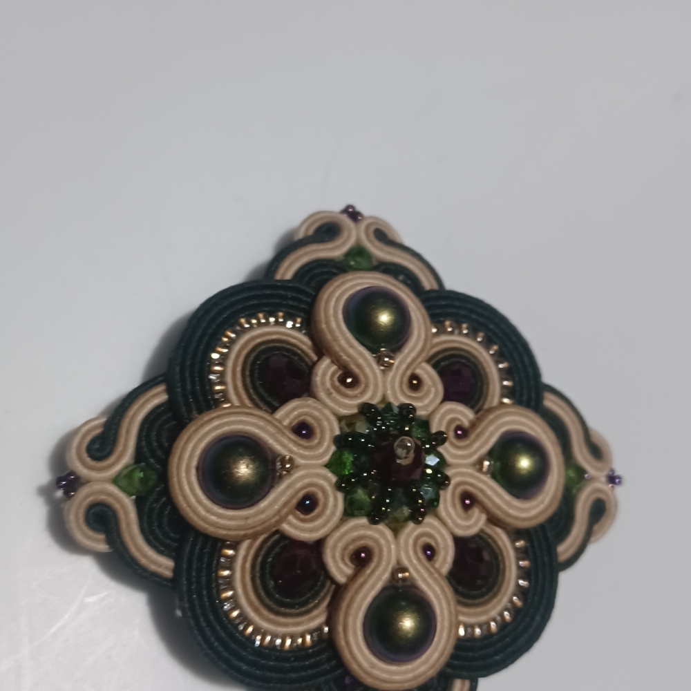Elegant Multicolor Beaded Brooch - Picture 2 of 3